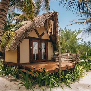 Glamp Ikal 3* Tulum Pueblo